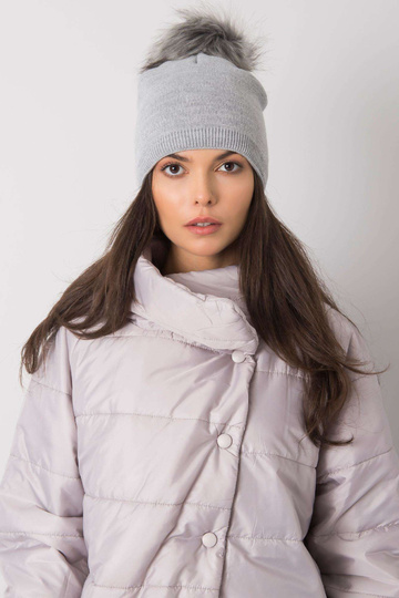 Pilka paminkštinta...