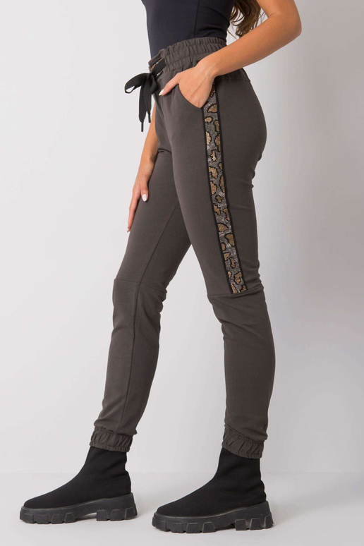 Tamsios chaki spalvos sportinės...