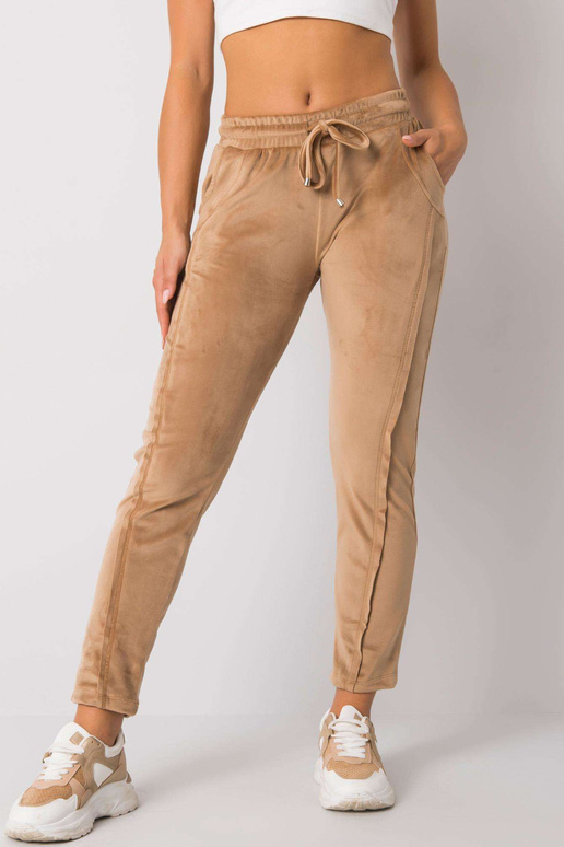 Kupranugarių veliūrinės kelnės... Kupranugarių veliūrinės kelnės...