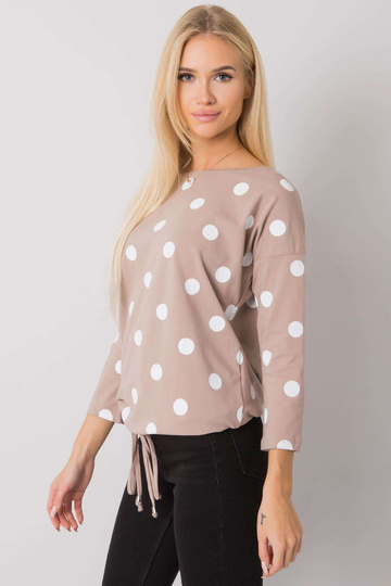 Tamsiai smėlio spalvos...