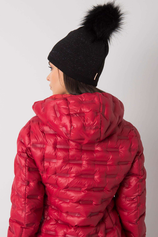 Juoda paminkštinta moteriška kepurė...