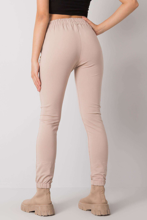 Šviesiai smėlio spalvos sportinės...