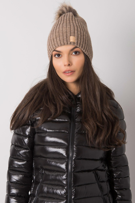 Tamsiai smėlio spalvos paminkštinta...