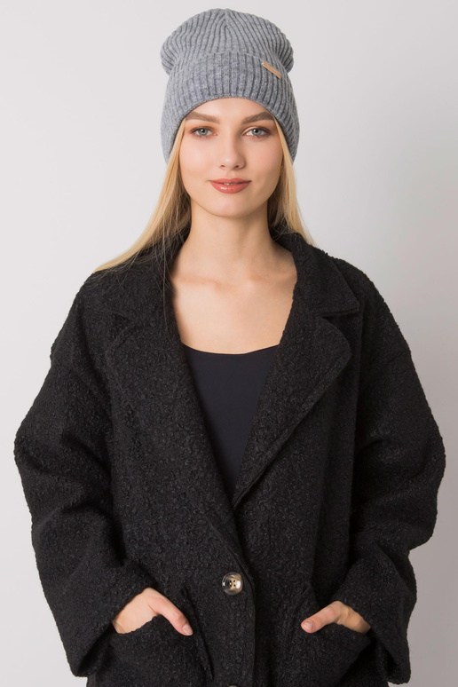 Tamsiai pilka moteriška megzta kepurė...