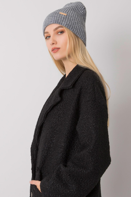 Tamsiai pilka moteriška megzta kepurė...