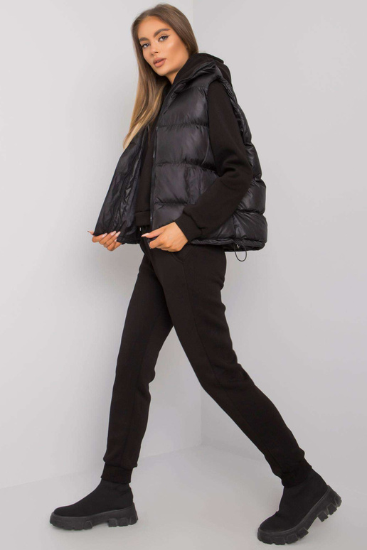 Juodas komplektas su Aysel liemene