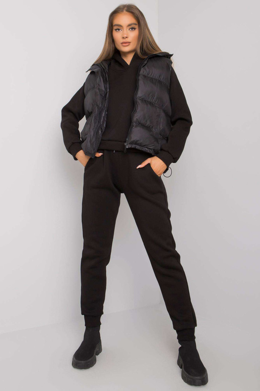 Juodas komplektas su Aysel liemene