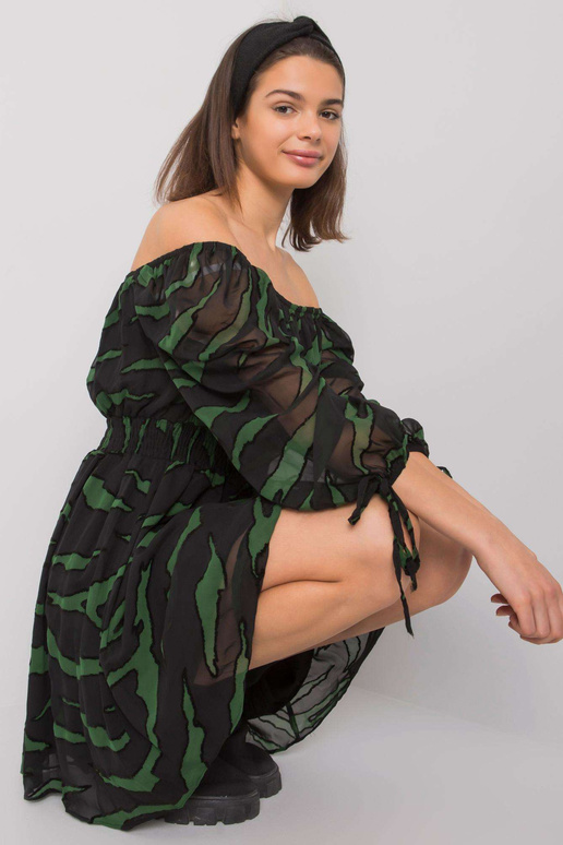 Juoda ir žalia ispaniška suknelė su... Juoda ir žalia ispaniška suknelė su...