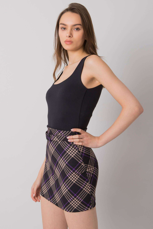 Limeira juodos ir violetinės spalvos...