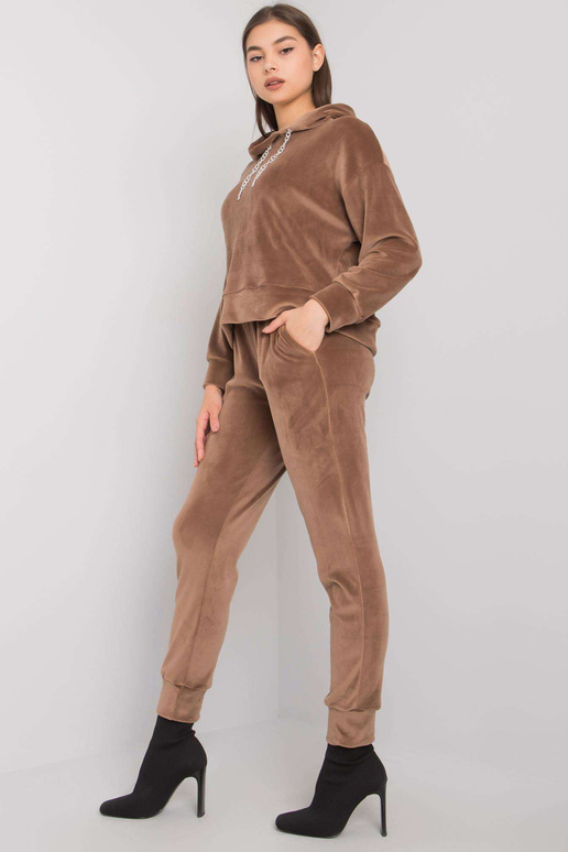 Tamsiai smėlio spalvos veliūrinis...