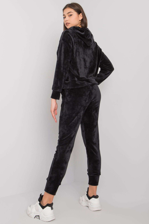 Juodo veliūro komplektas su Chanya...