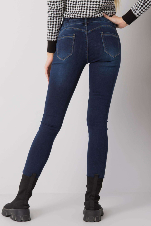 Tamsiai mėlyni džinsai su vamzdeliais... Tamsiai mėlyni džinsai su vamzdeliais...