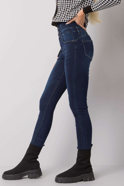 Tamsiai mėlyni džinsai su vamzdeliais... Tamsiai mėlyni džinsai su vamzdeliais...