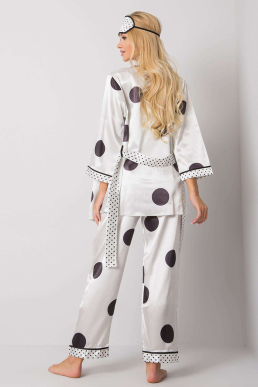 Baltas moterų miegamasis komplektas