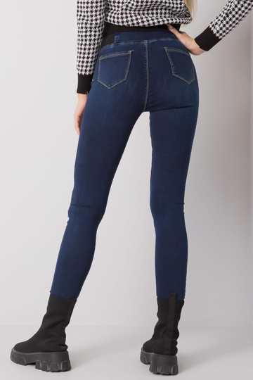 Pavasariniai tamsiai mėlyni...