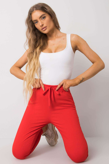 Raudonos sportinės kelnės... 2