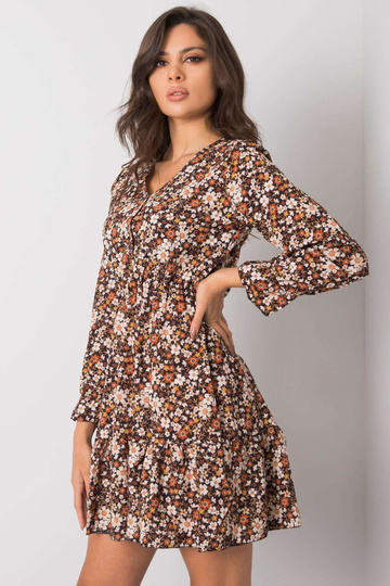 Juoda suknelė su raukiniais...