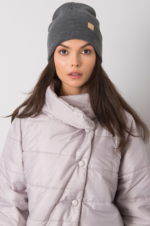 Tamsiai pilka kepurė beanie