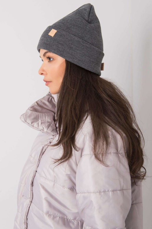 Tamsiai pilka kepurė beanie