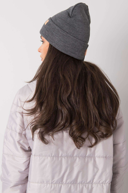 Tamsiai pilka kepurė beanie