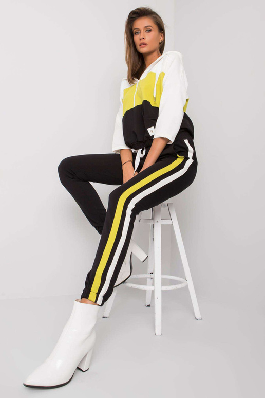 Ecru-žalias komplektas su kelnėmis...