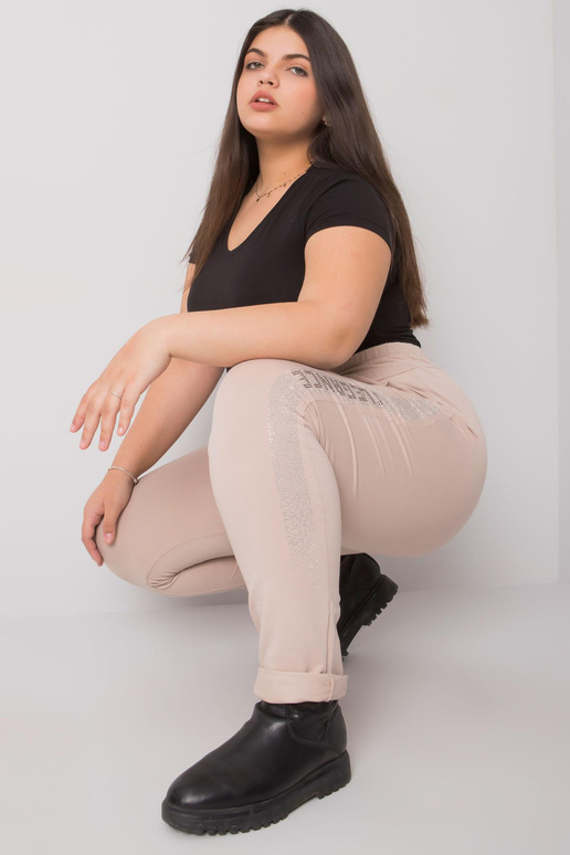 Smėlio spalvos plius dydžio sportinės...