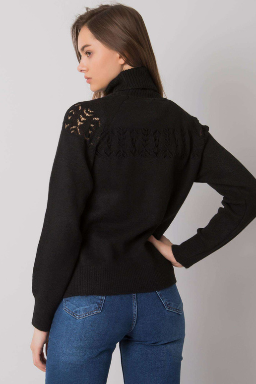 Juodas megztinis megztinis su kaklu...