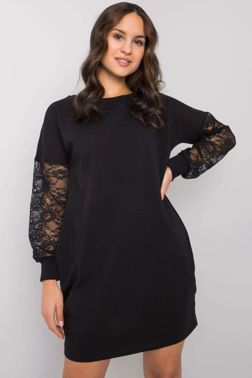 Juoda suknelė nėriniuotomis...