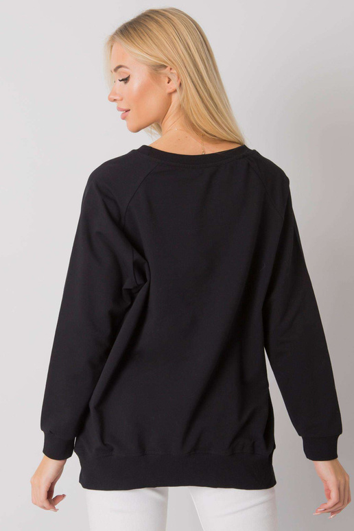 Juodi megztiniai moterims su užrašu...