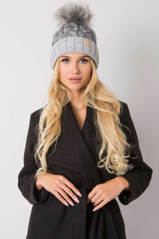 Pilka žieminė kepurė su kutu Ally RUE...