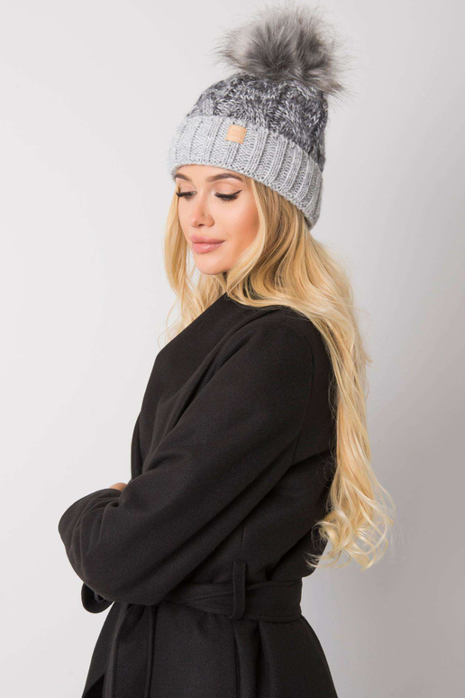 Pilka žieminė kepurė su kutu Ally RUE...