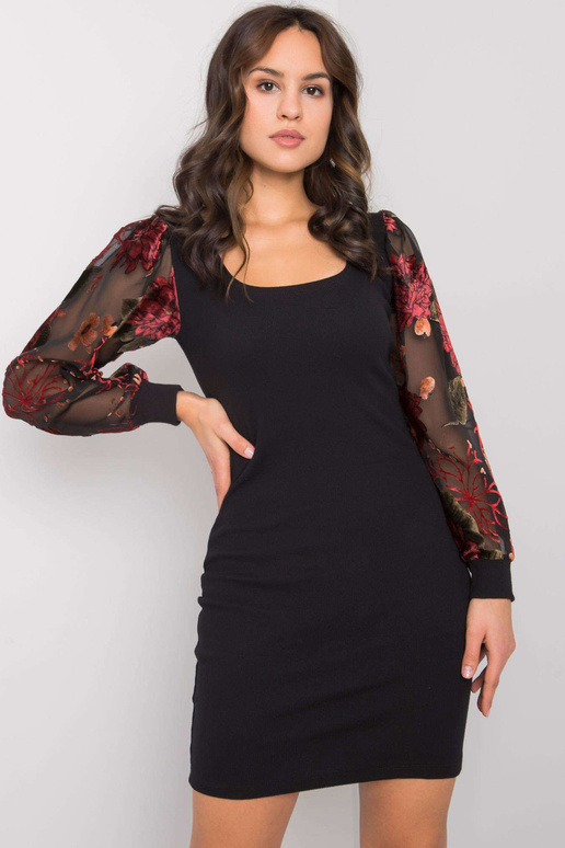 Juoda suknelė raštuotomis rankovėmis... Juoda suknelė raštuotomis rankovėmis...