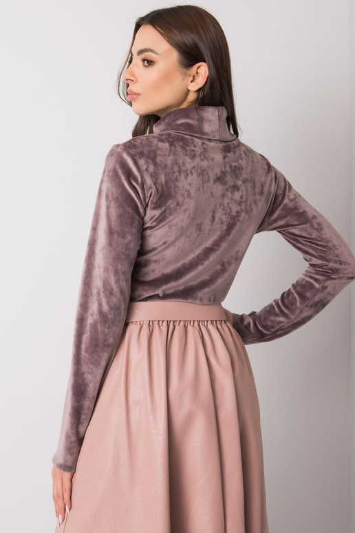 Smėlio spalvos veliūrinė palaidinė su... Smėlio spalvos veliūrinė palaidinė su...