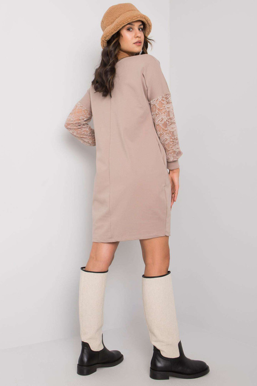 Tamsiai smėlio spalvos suknelė su... Tamsiai smėlio spalvos suknelė su...