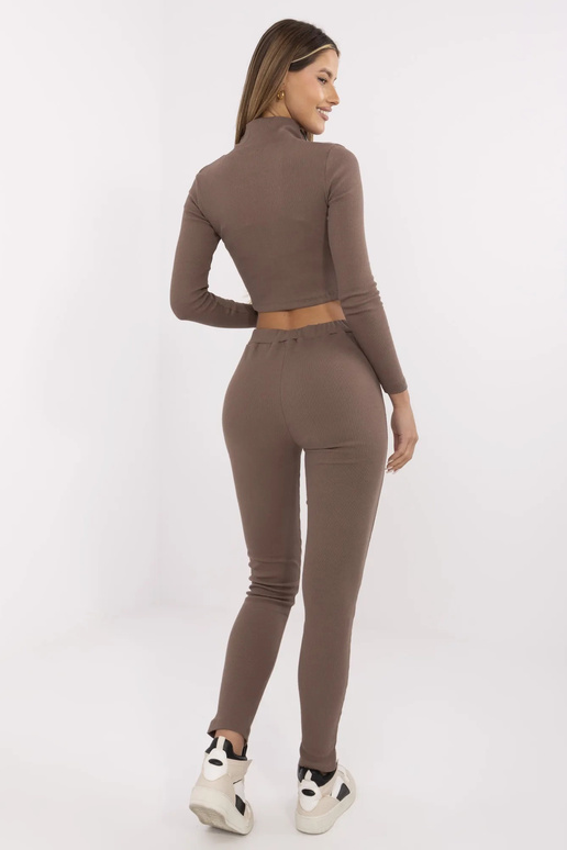 Rudas dviejų dalių briaunotas...