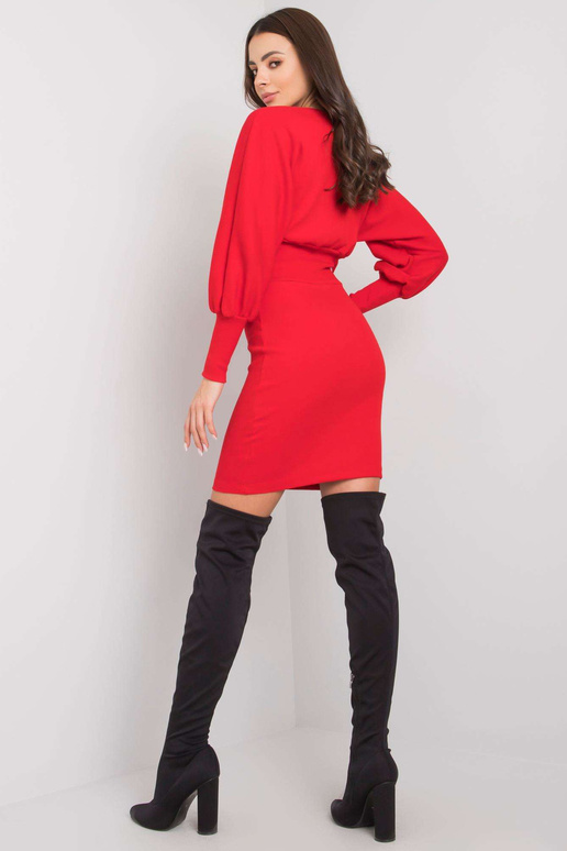 Raudona suknelė su briaunomis Leticia... Raudona suknelė su briaunomis Leticia...