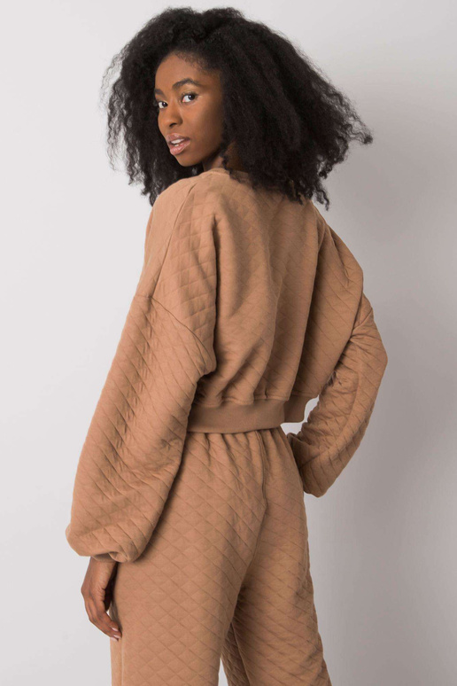 Kupranugarių megztinis su dygsniuotu... Kupranugarių megztinis su dygsniuotu...