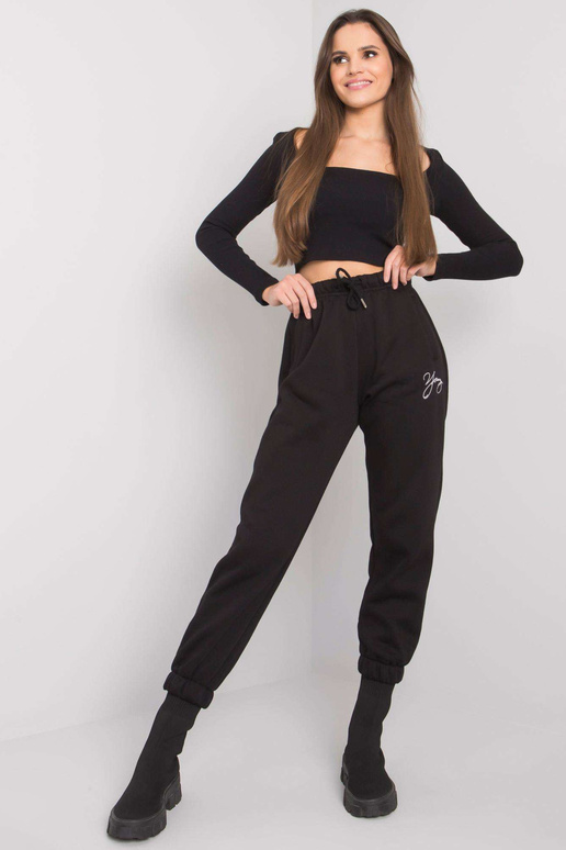 Juodos sportinės kelnės su Lily užrašu