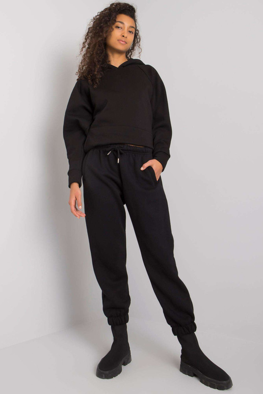 Juodos medvilninės sportinės kelnės...