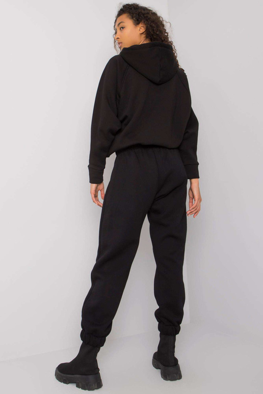 Juodos medvilninės sportinės kelnės...