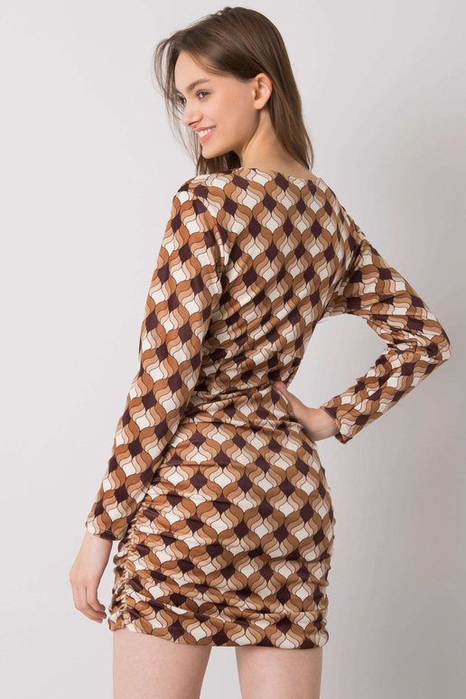 Rudos spalvos veliūrinė suknelė su... Rudos spalvos veliūrinė suknelė su...