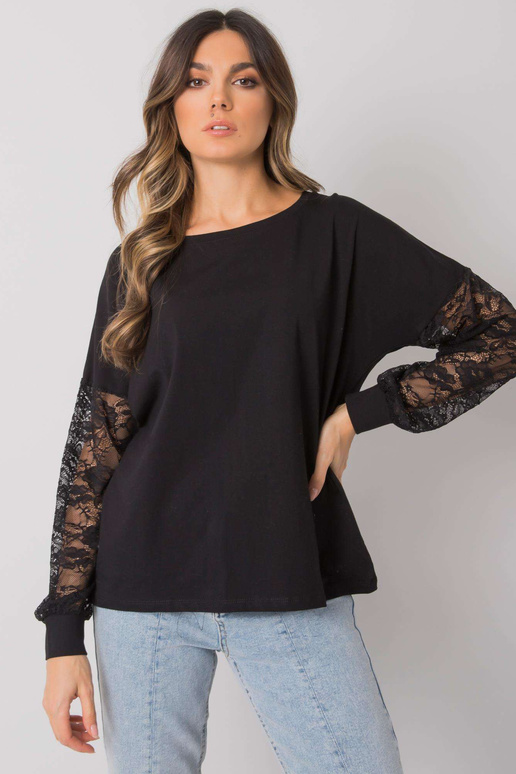 Juoda palaidinė su nėriniais... Juoda palaidinė su nėriniais...