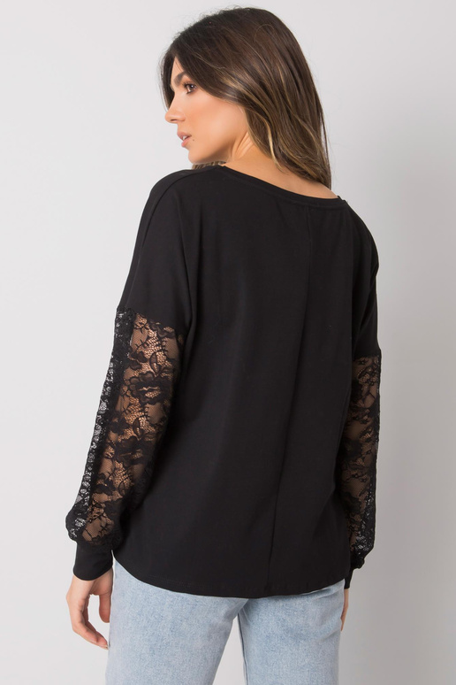 Juoda palaidinė su nėriniais... Juoda palaidinė su nėriniais...