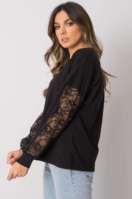 Juoda palaidinė su nėriniais... Juoda palaidinė su nėriniais...