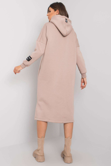 Tamsiai smėlio spalvos...