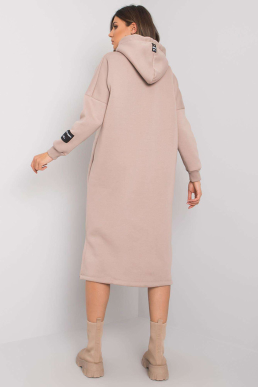 Tamsiai smėlio spalvos megztinis...