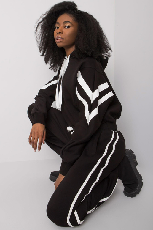 Juodas laisvalaikio komplektas su...