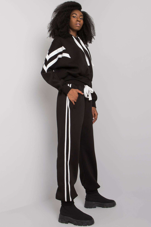 Juodas laisvalaikio komplektas su...