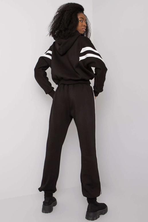 Juodas laisvalaikio komplektas su...