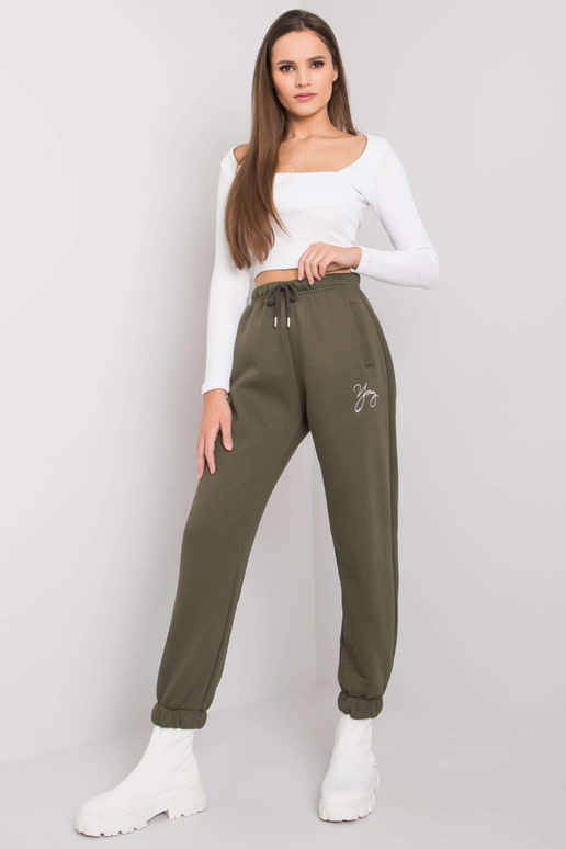 Skaidrios chaki spalvos sportinės...